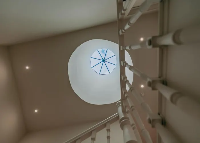 Swimming Pool Luxury House, With Ac Downtown *